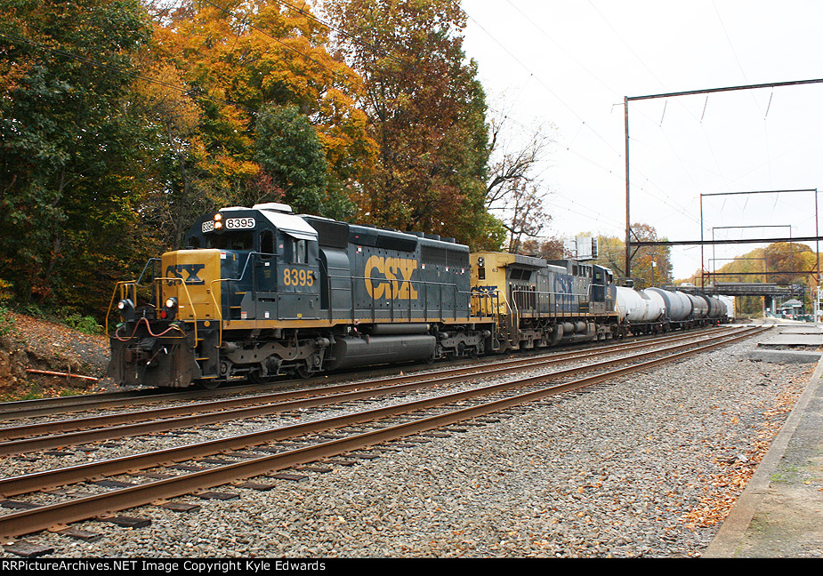 CSX SD40-2 #8395 on Q300-28